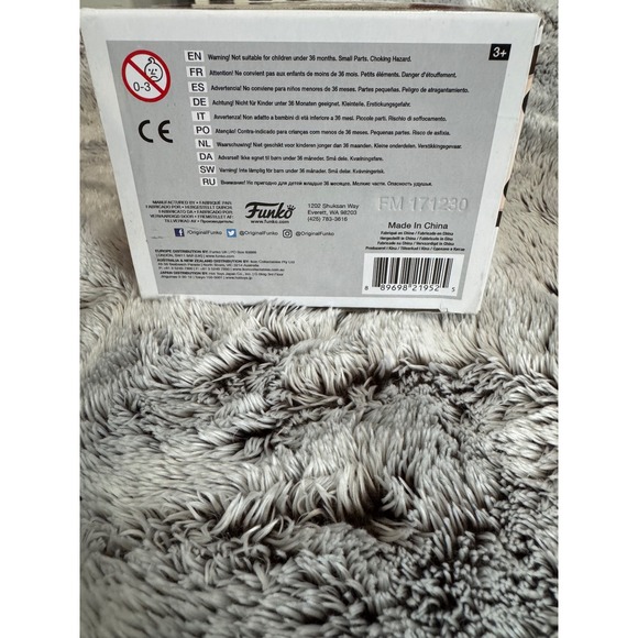 Funko Pop Royals Kate Duchess of Cambridge Vinyl Figure 05 - Picture 6 of 7